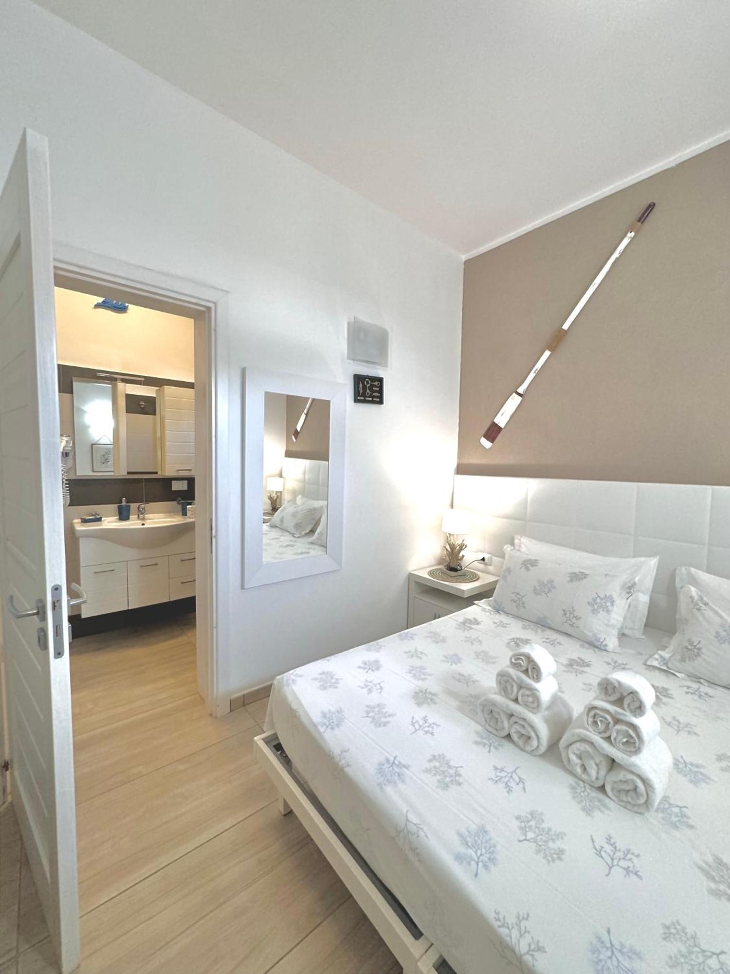 Aquarama Rooms & Apartments Torre Squillace Dış mekan fotoğraf